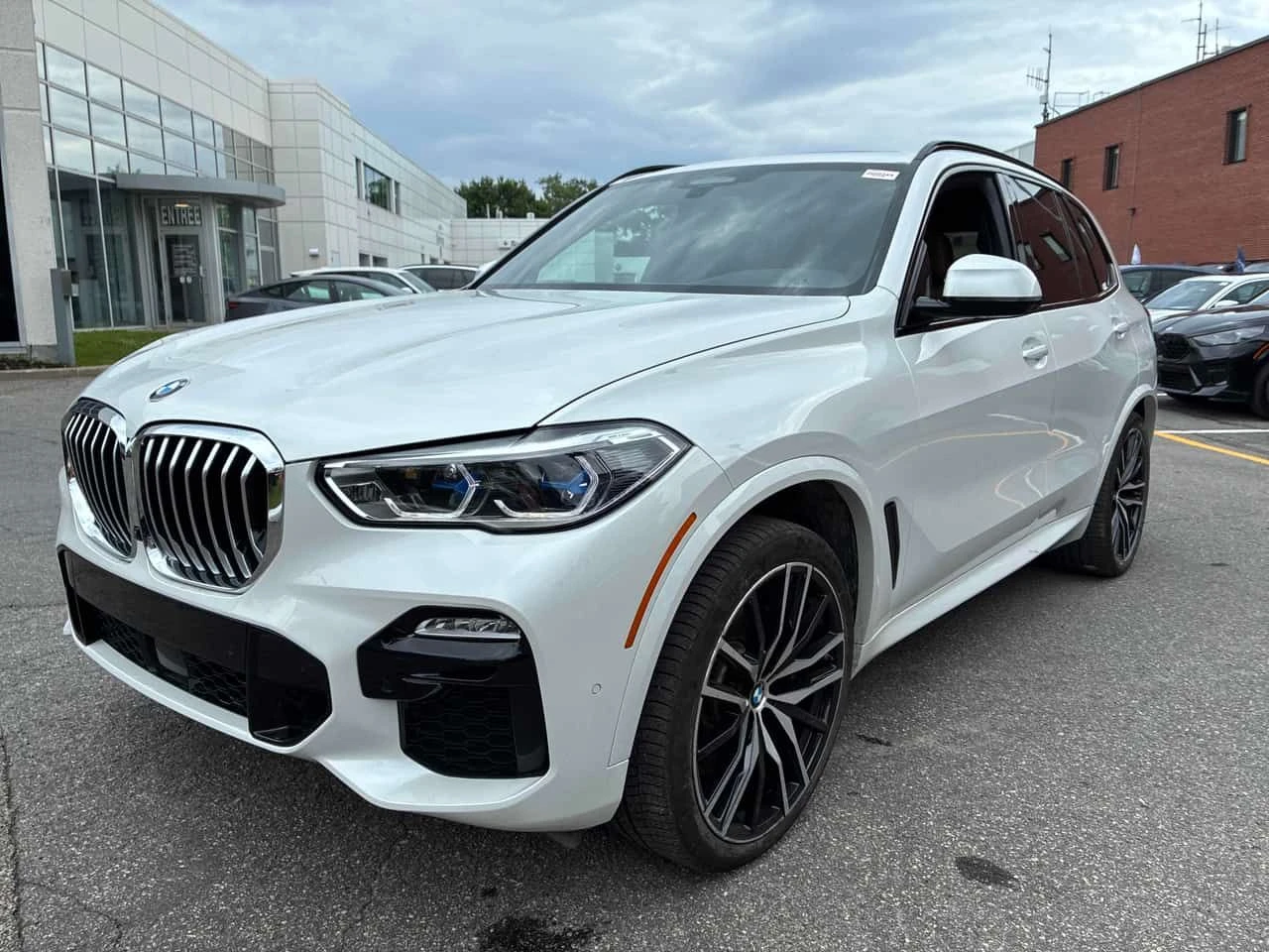 BMW X5 xDrive50i M SPORT/ОБДУХВАНЕ/ПАНОРАМА/ДИСТРОНИК/360