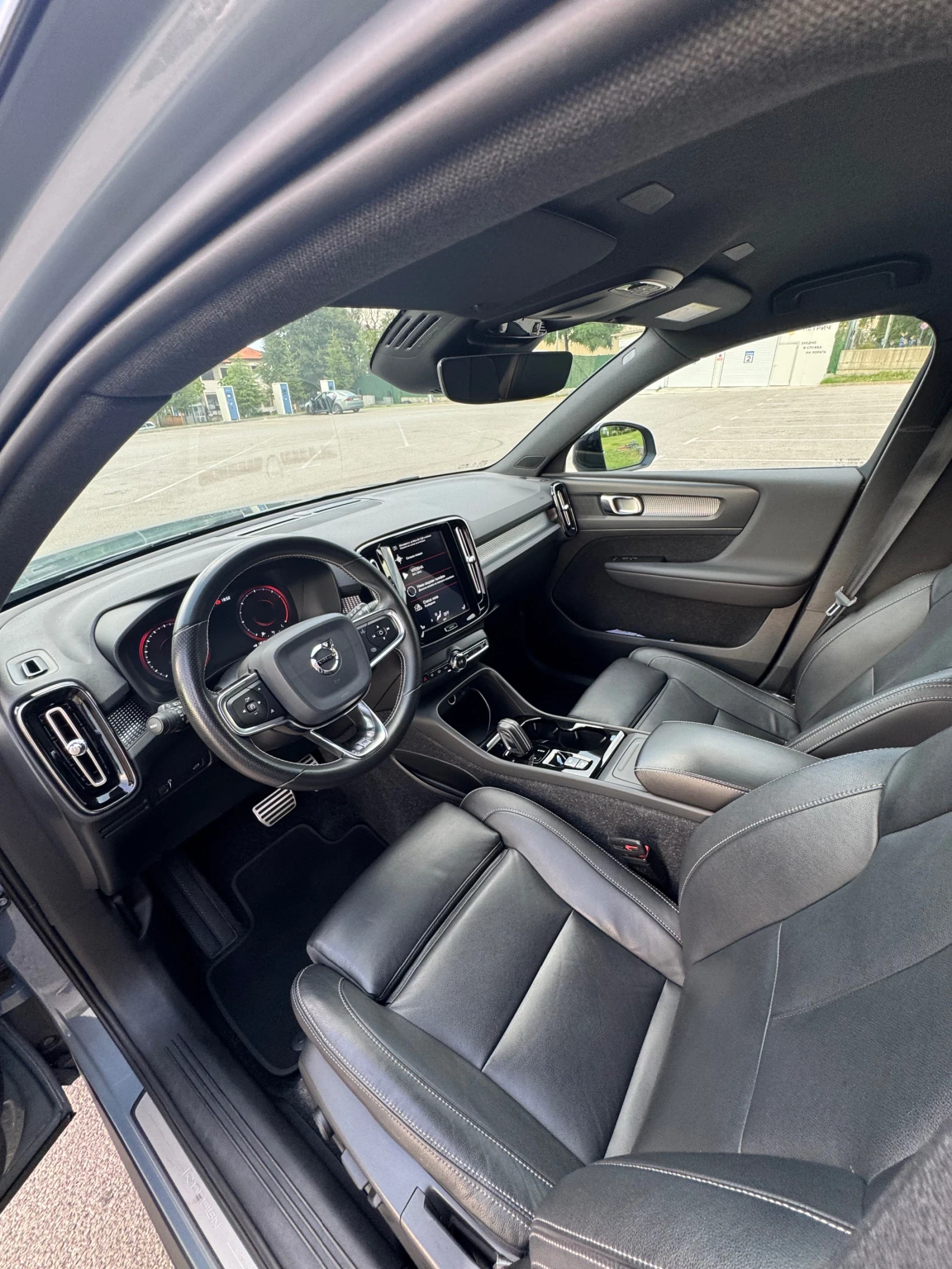 Volvo XC40 D3* * R DESIGN* * 4X4, снимка 11 - Автомобили и джипове - 55326532
