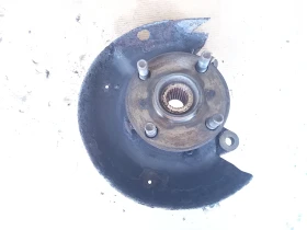 Шенкел преден ляв Тойота Ярис 1.0Б (к)