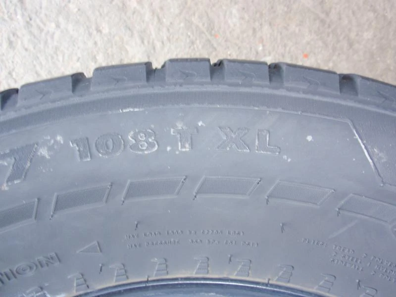 Гуми Всесезонни 235/65R17, снимка 11 - Гуми и джанти - 7898056