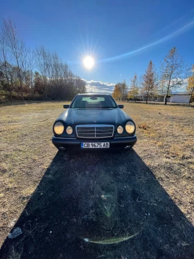 Mercedes-Benz E 200, снимка 1