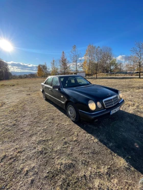 Mercedes-Benz E 200, снимка 2