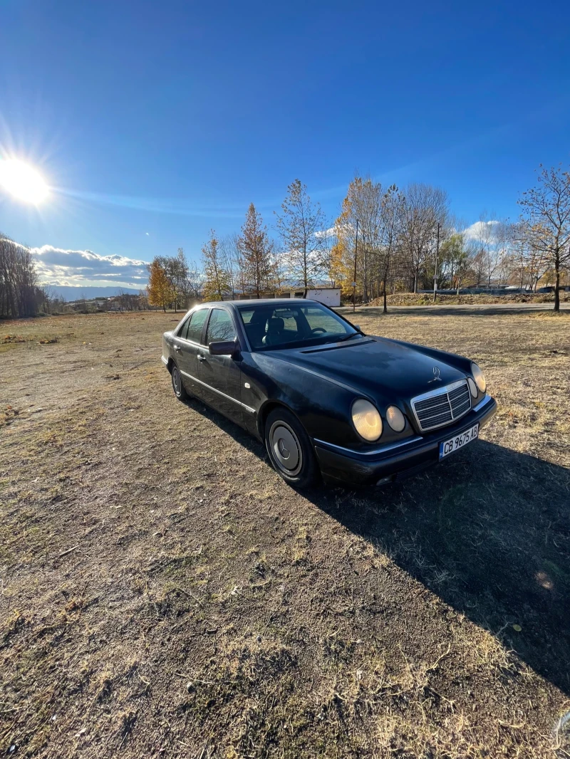 Mercedes-Benz E 200, снимка 2 - Автомобили и джипове - 48081469