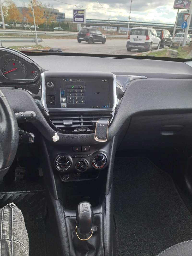 Peugeot 208, снимка 11 - Автомобили и джипове - 48082632