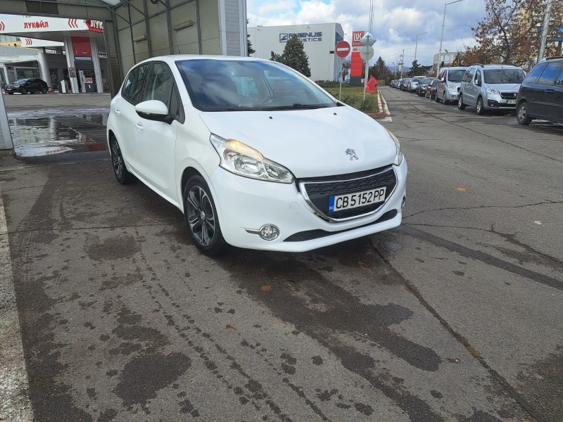 Peugeot 208, снимка 1 - Автомобили и джипове - 48082632