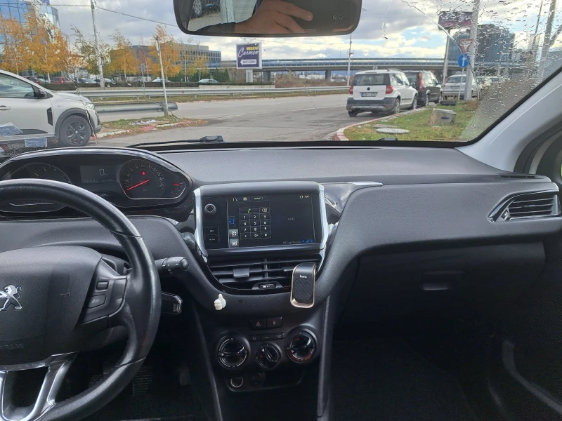 Peugeot 208, снимка 12 - Автомобили и джипове - 48082632