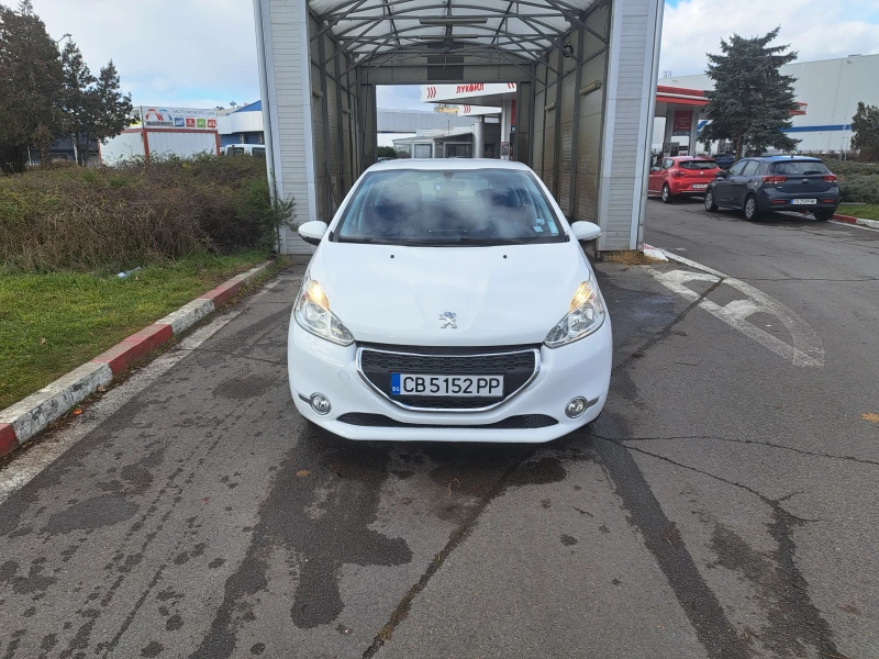 Peugeot 208, снимка 8 - Автомобили и джипове - 48082632