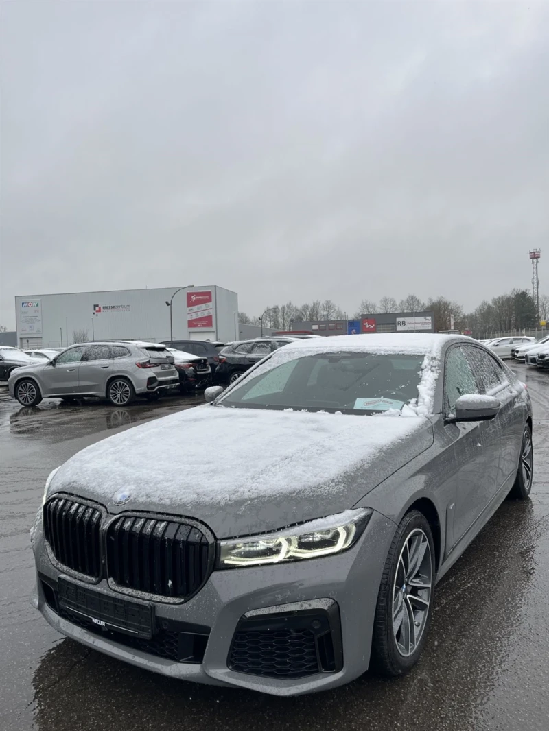 BMW 730 xDrive Sedan, снимка 1 - Автомобили и джипове - 48603378