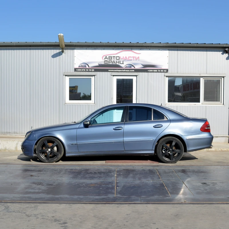 Mercedes-Benz E 320 3.2 CDI, снимка 3 - Автомобили и джипове - 51293521