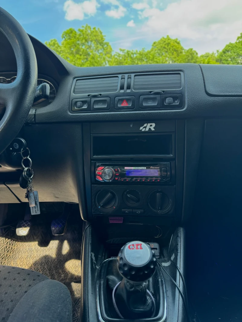 VW Golf, снимка 7 - Автомобили и джипове - 52683408