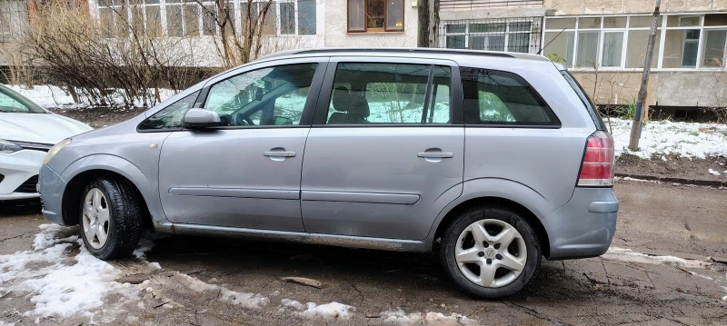 Opel Zafira, снимка 3 - Автомобили и джипове - 53592265