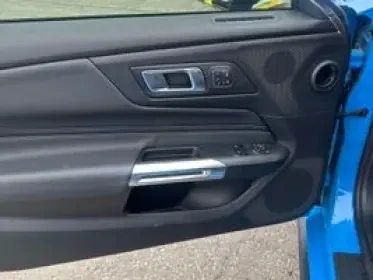 Ford Mustang GT CARFAX АВТО КРЕДИТ  | Mobile.bg — изображение 12