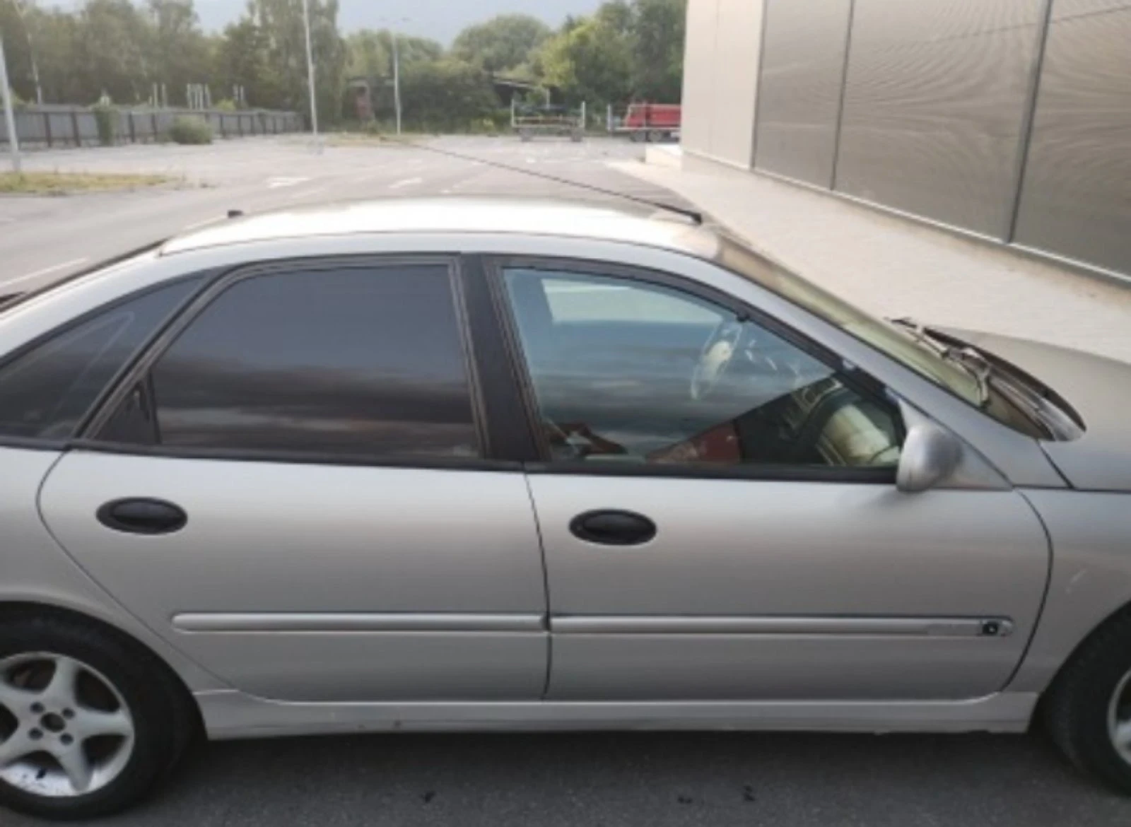 Renault Laguna 1.8 - изображение 3