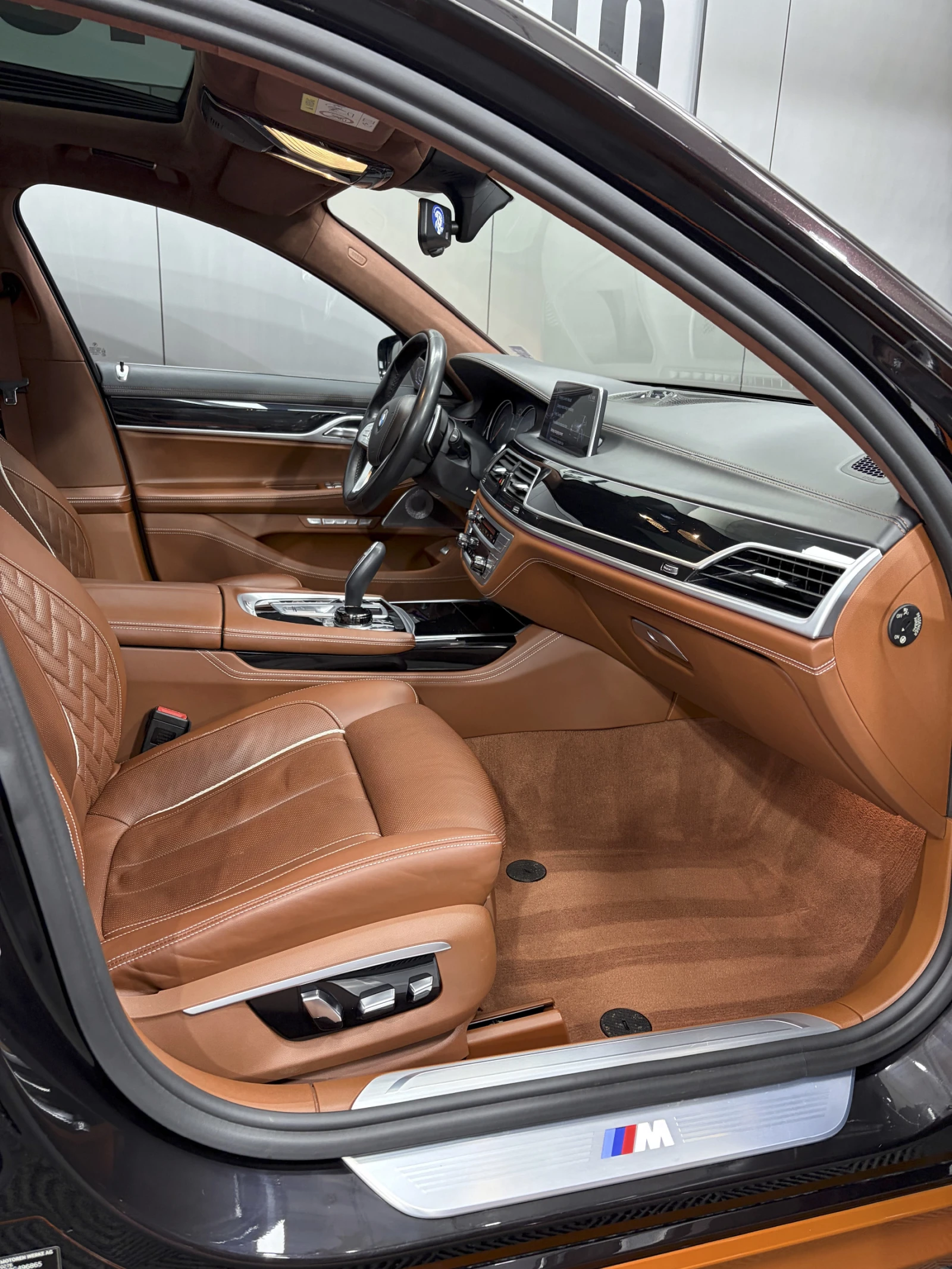 BMW 740 Le xDrive iPerfomance - изображение 6