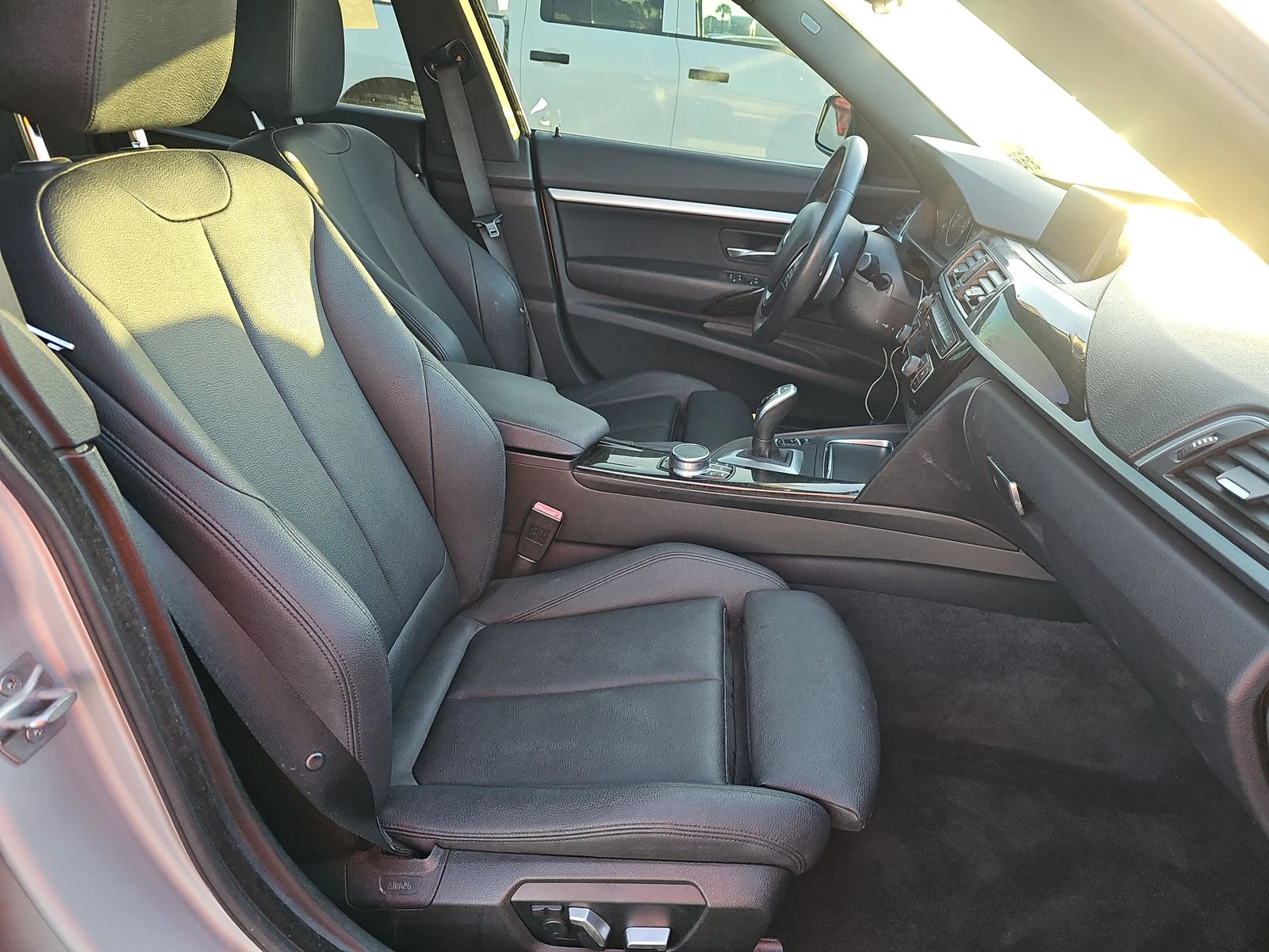 BMW 3gt 330i xDrive Hatchback SPORT LINE - изображение 8