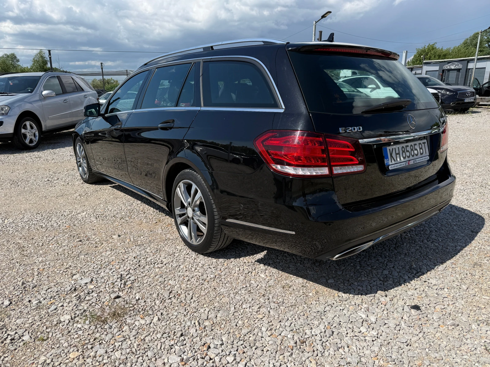 Mercedes-Benz E 200 bluetec, снимка 4 - Автомобили и джипове - 54735811