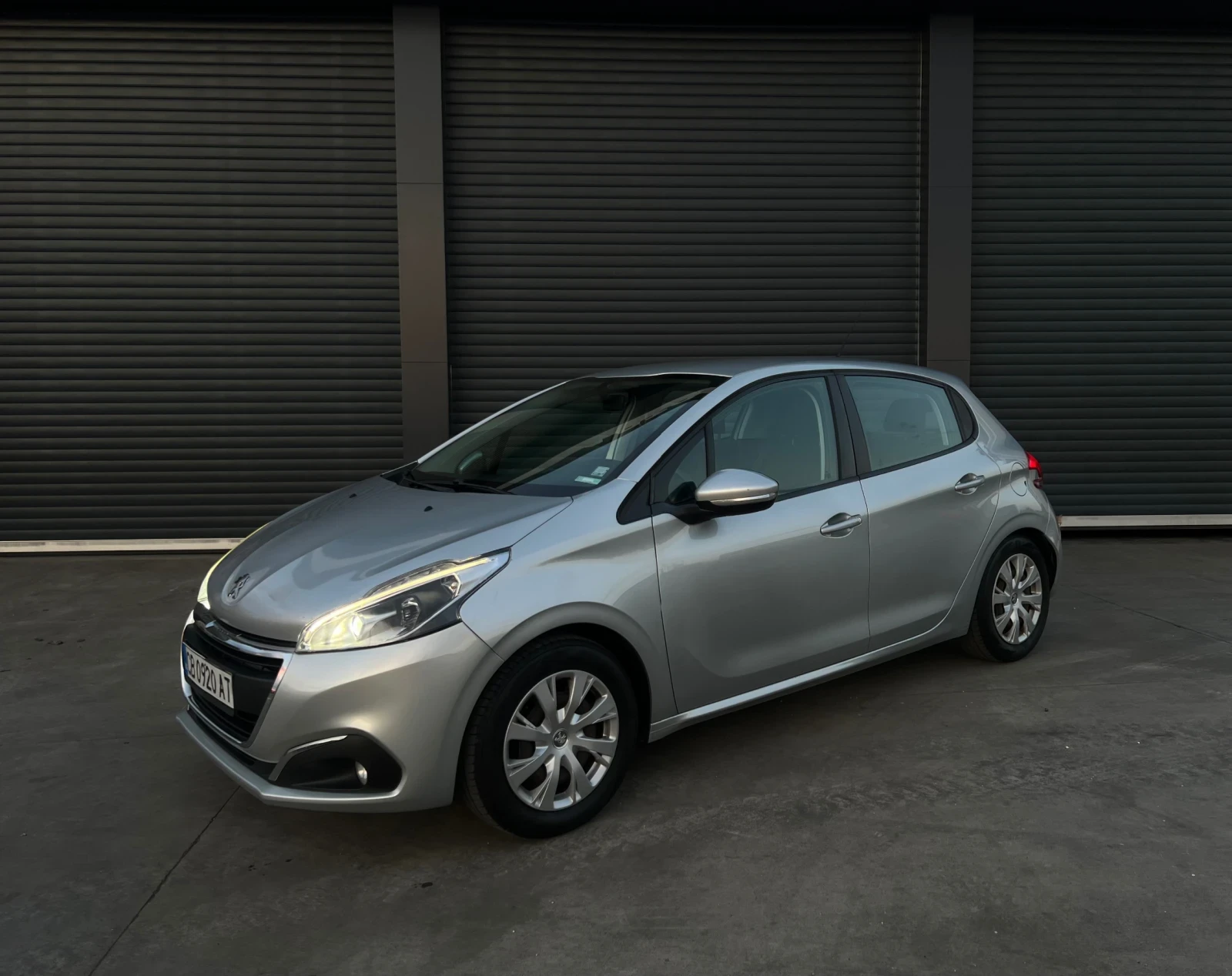 Peugeot 208 2015 КЛИМАТРОНИК, снимка 2 - Автомобили и джипове - 54826894