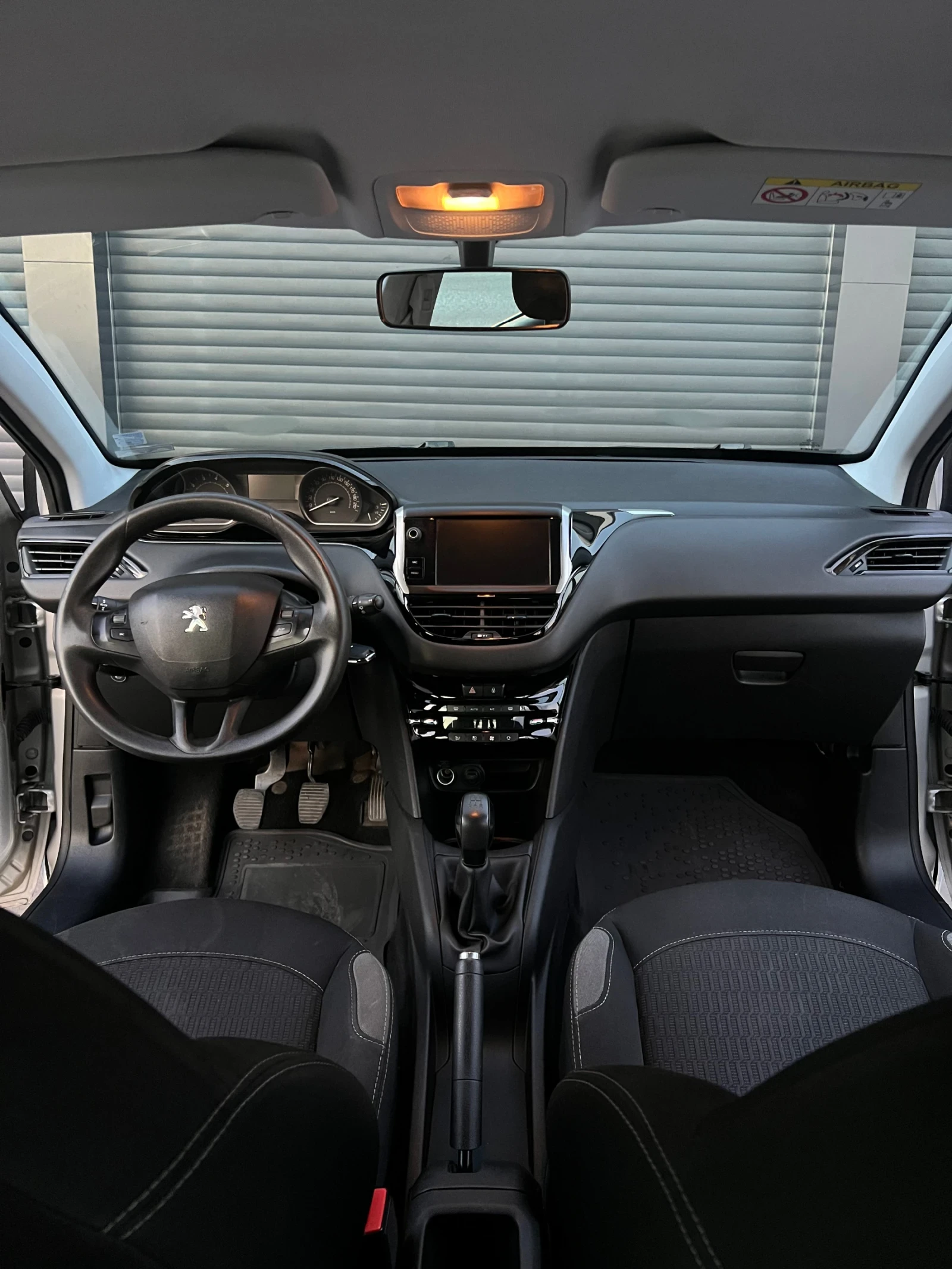Peugeot 208 2015 КЛИМАТРОНИК, снимка 6 - Автомобили и джипове - 54826894