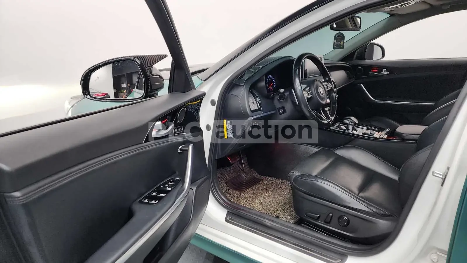 Kia Stinger 3.3 GT AWD| КАМЕРА| ОБДУХ| ПАНО| ВКЛ.ТЕХНОТЕСТ, снимка 4 - Автомобили и джипове - 55031301