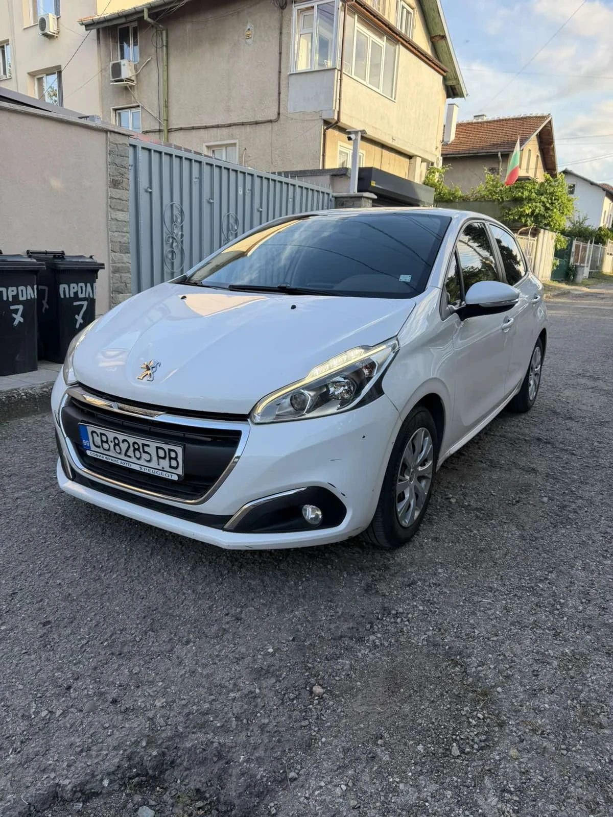 Peugeot 208, снимка 2 - Автомобили и джипове - 55037842