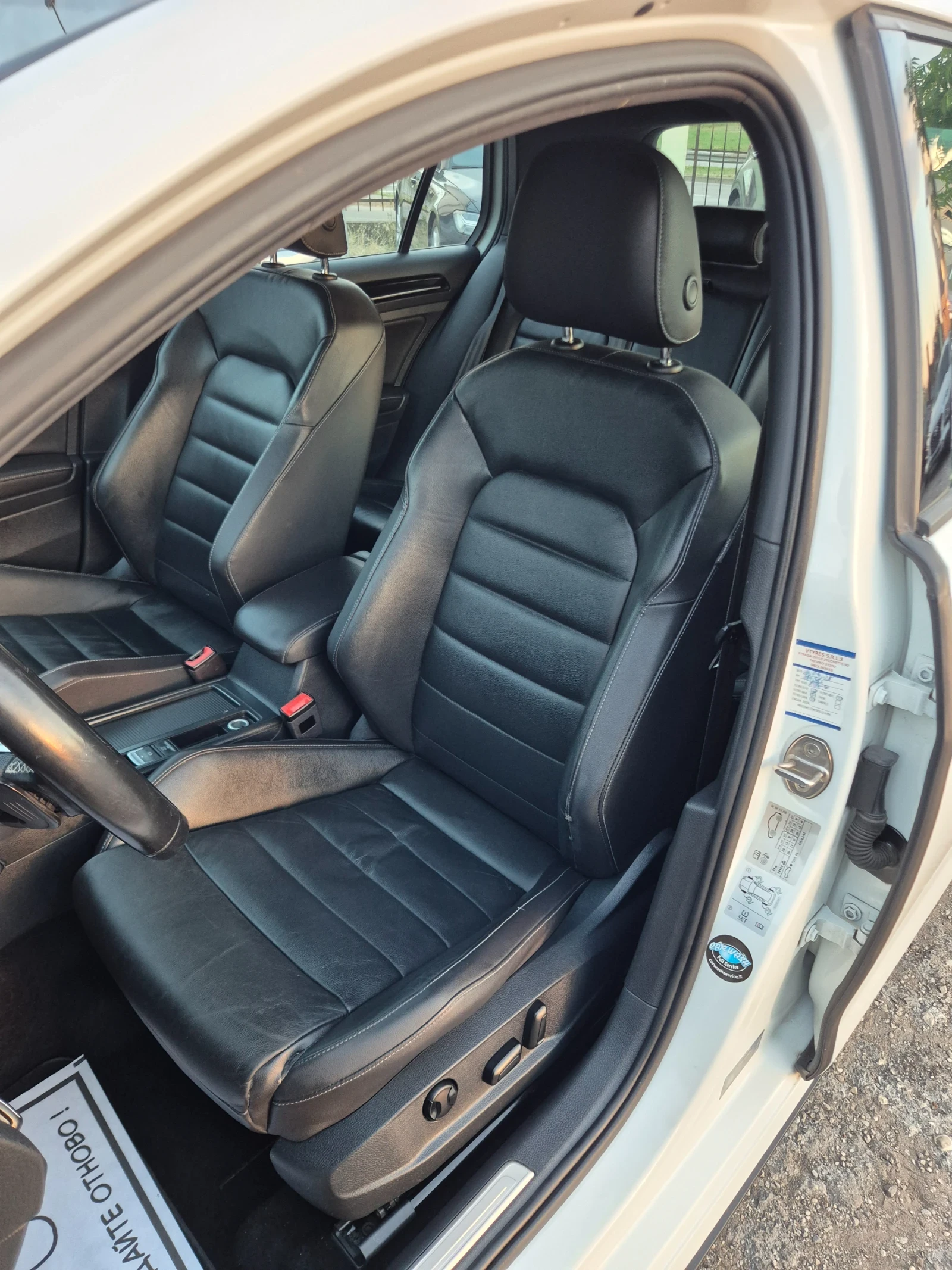 VW Golf 2.0TDI* GTD* 184KC* DDC* NAVI* LED, снимка 12 - Автомобили и джипове - 55039183