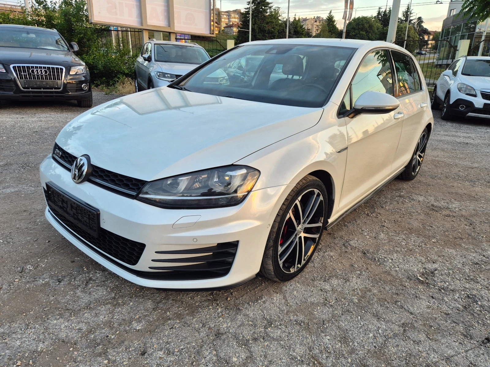 VW Golf 2.0TDI* GTD* 184KC* DDC* NAVI* LED, снимка 3 - Автомобили и джипове - 55039183
