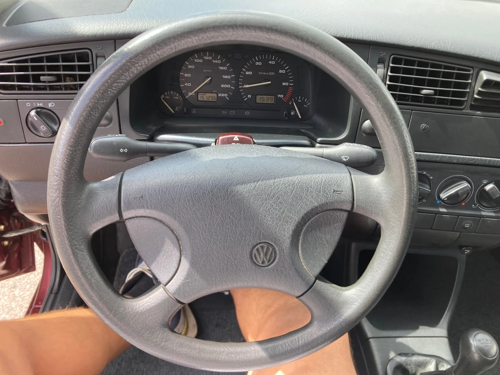 VW Golf 1.8 benzin 90ks KLima 92g, снимка 11 - Автомобили и джипове - 55412563