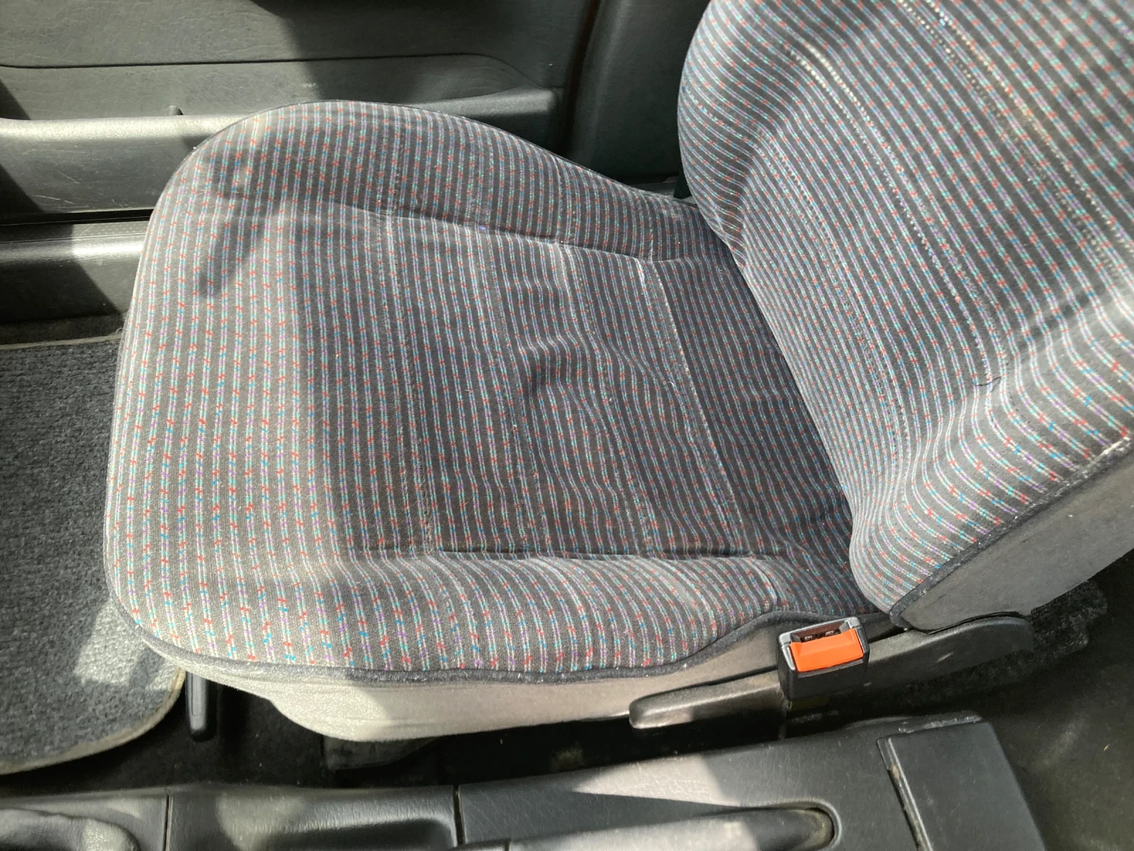 VW Golf 1.8 benzin 90ks KLima 92g, снимка 12 - Автомобили и джипове - 55412563