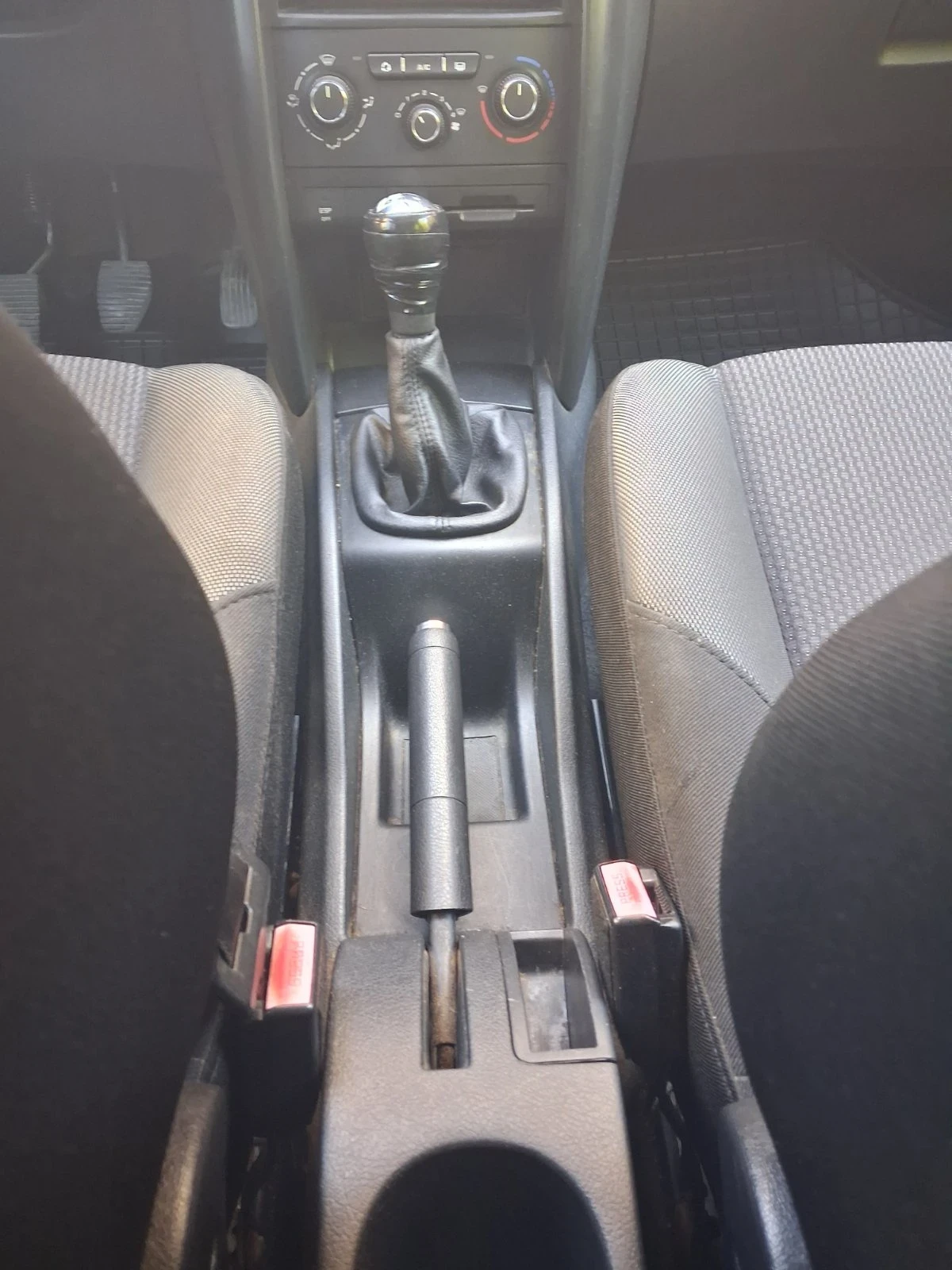 Peugeot 207, снимка 4 - Автомобили и джипове - 55444828