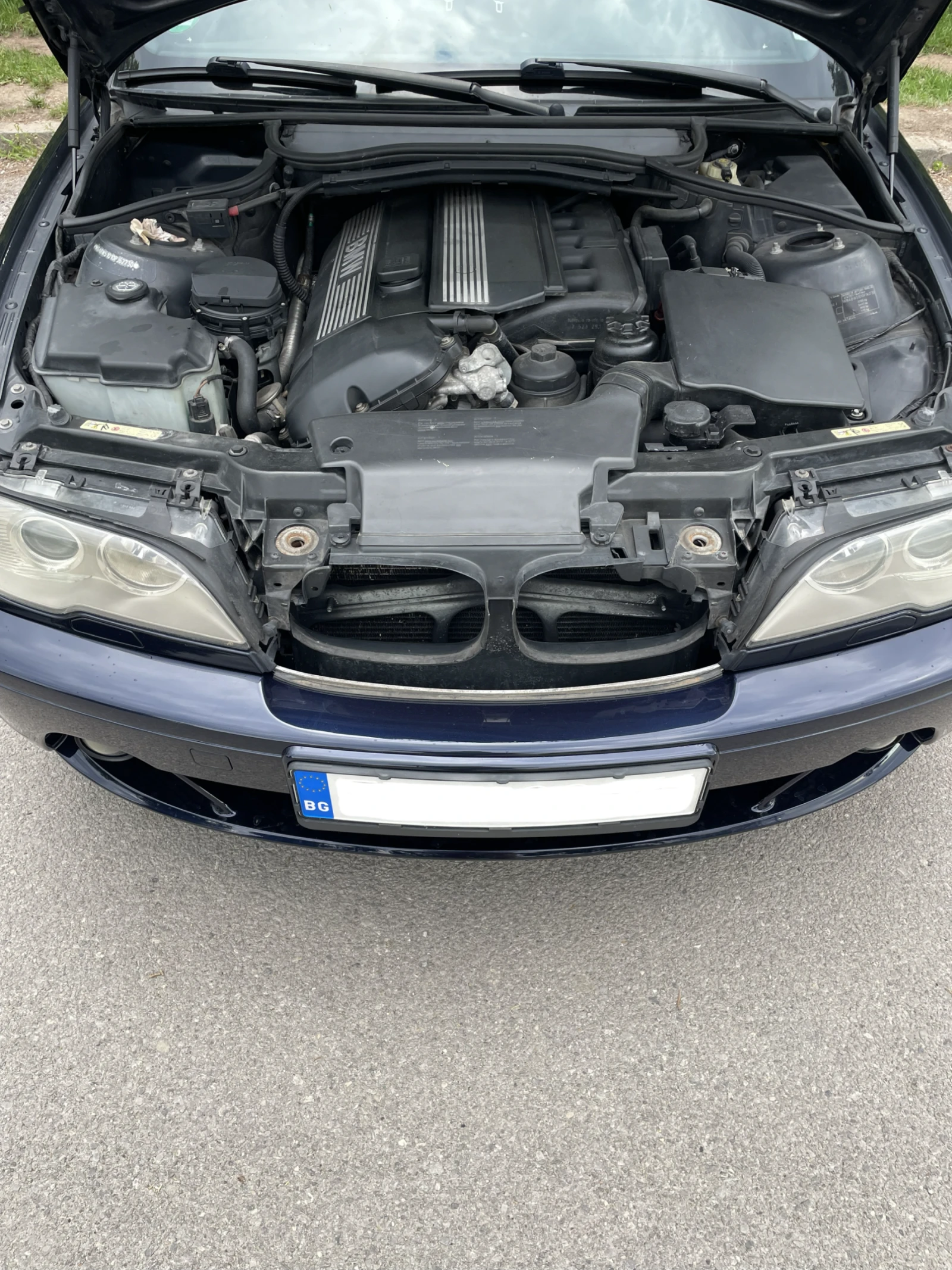 BMW 330, снимка 12 - Автомобили и джипове - 55546645