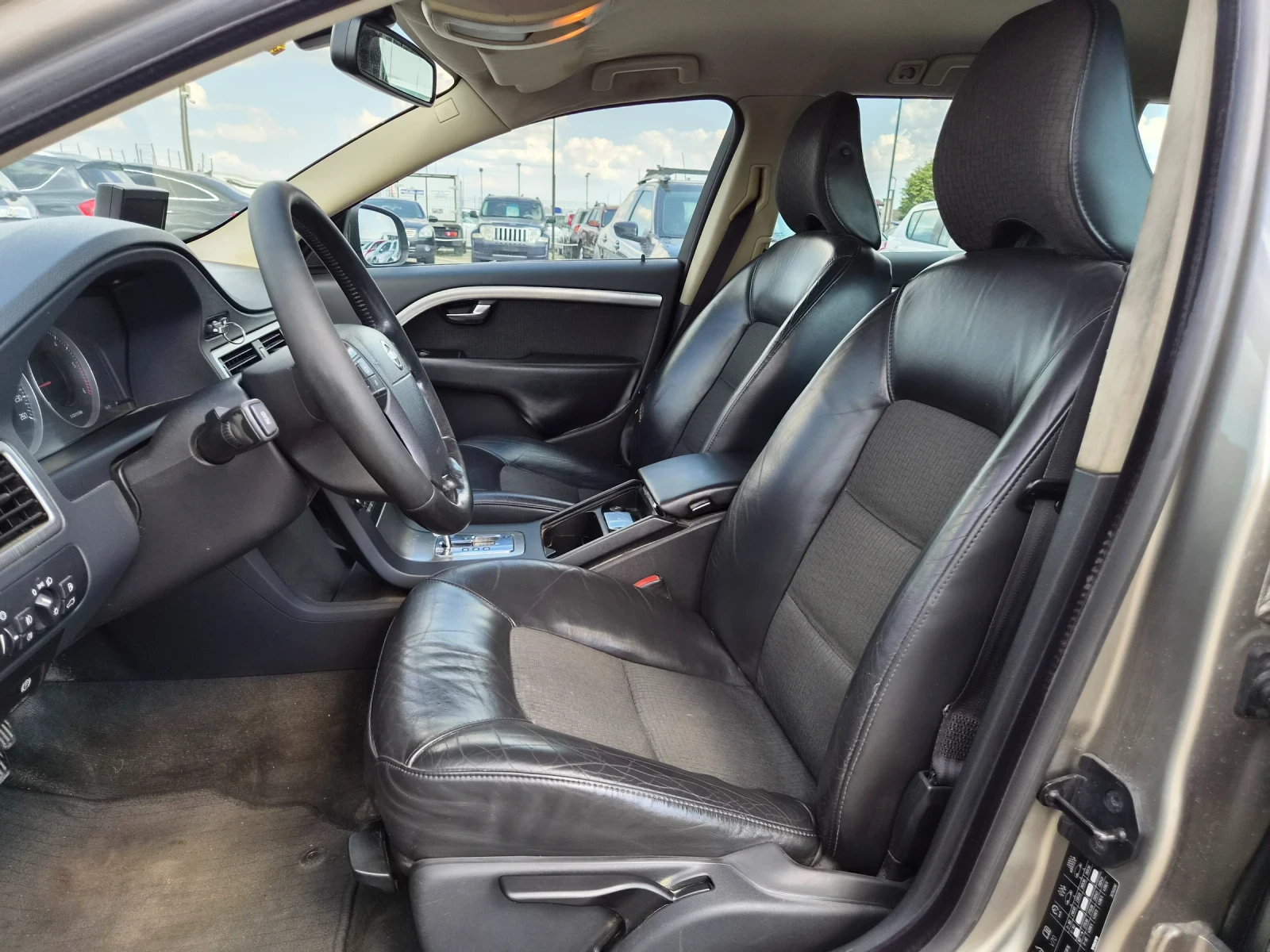 Volvo V70 2.4D 163кс АВТОМАТИК ЕВРО 4, снимка 12 - Автомобили и джипове - 55616513
