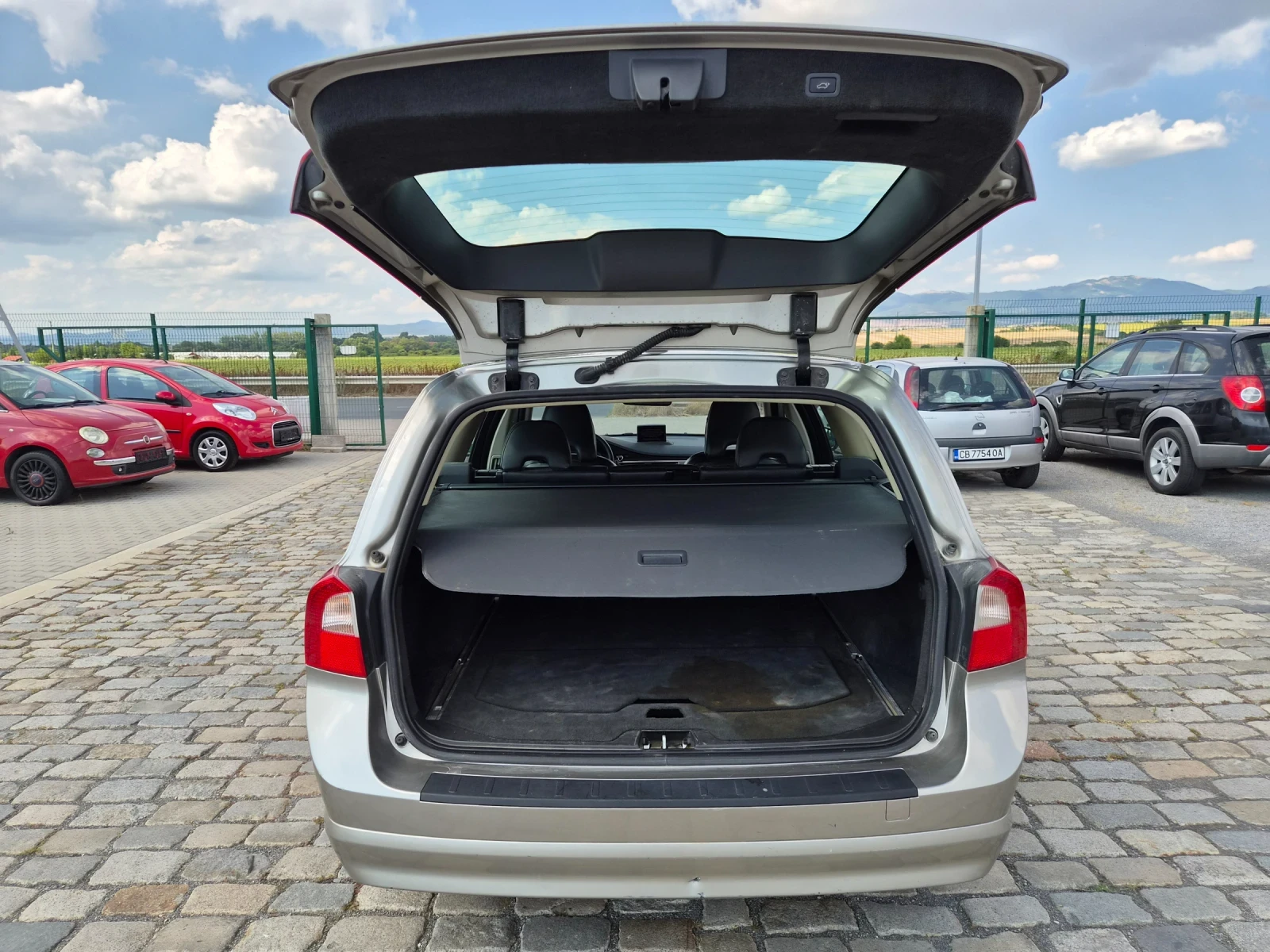Volvo V70 2.4D 163кс АВТОМАТИК ЕВРО 4, снимка 10 - Автомобили и джипове - 55616513