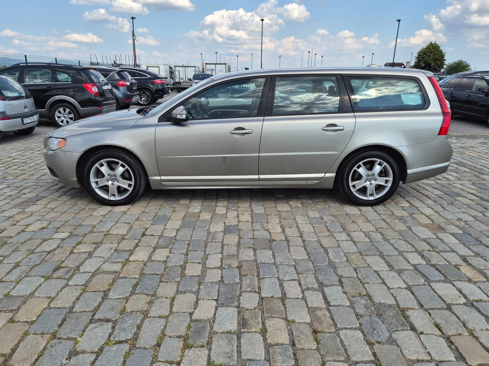 Volvo V70 2.4D 163кс АВТОМАТИК ЕВРО 4, снимка 4 - Автомобили и джипове - 55616513