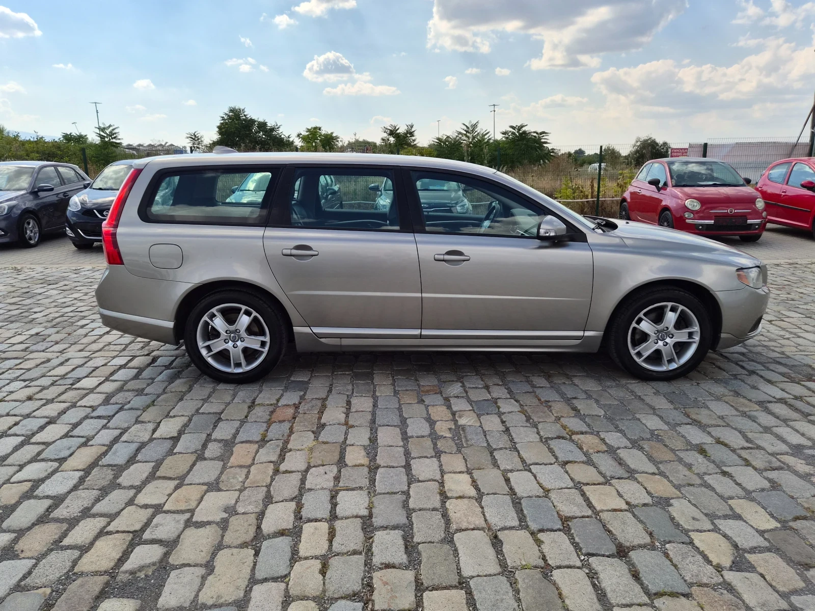 Volvo V70 2.4D 163кс АВТОМАТИК ЕВРО 4, снимка 5 - Автомобили и джипове - 55616513