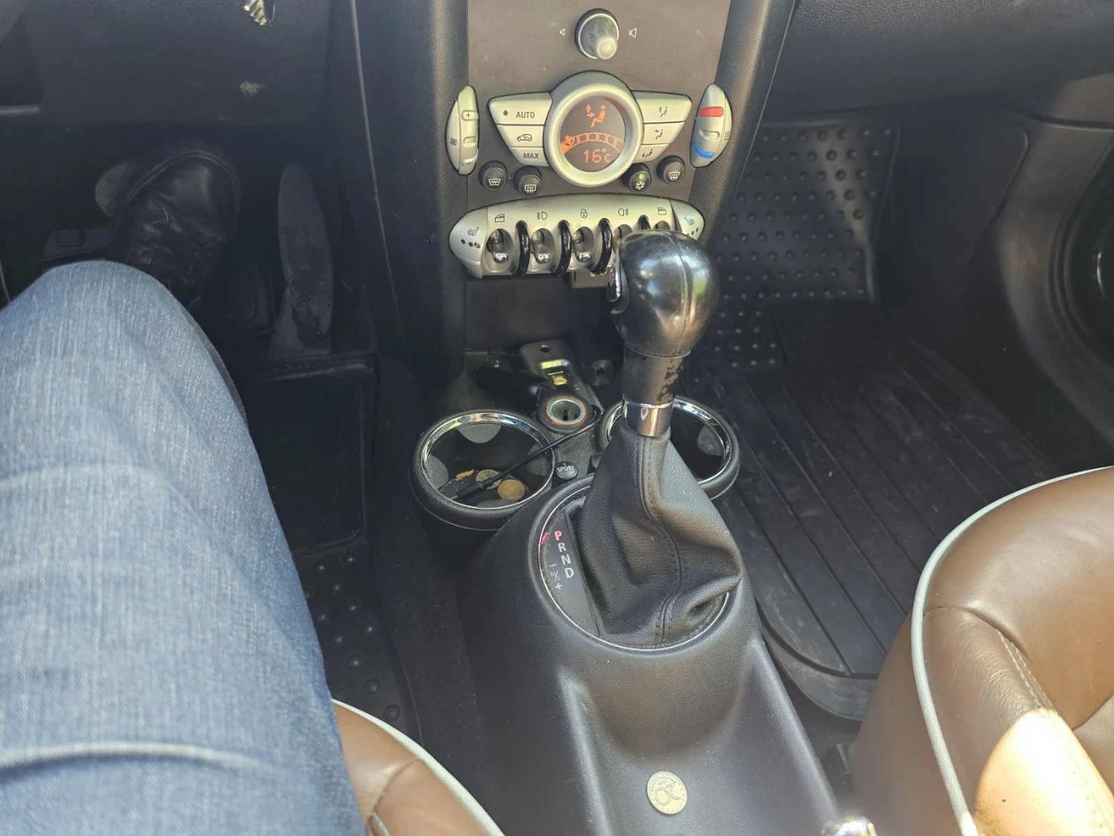 Mini Cooper Anniversary Edition , снимка 11 - Автомобили и джипове - 56086298