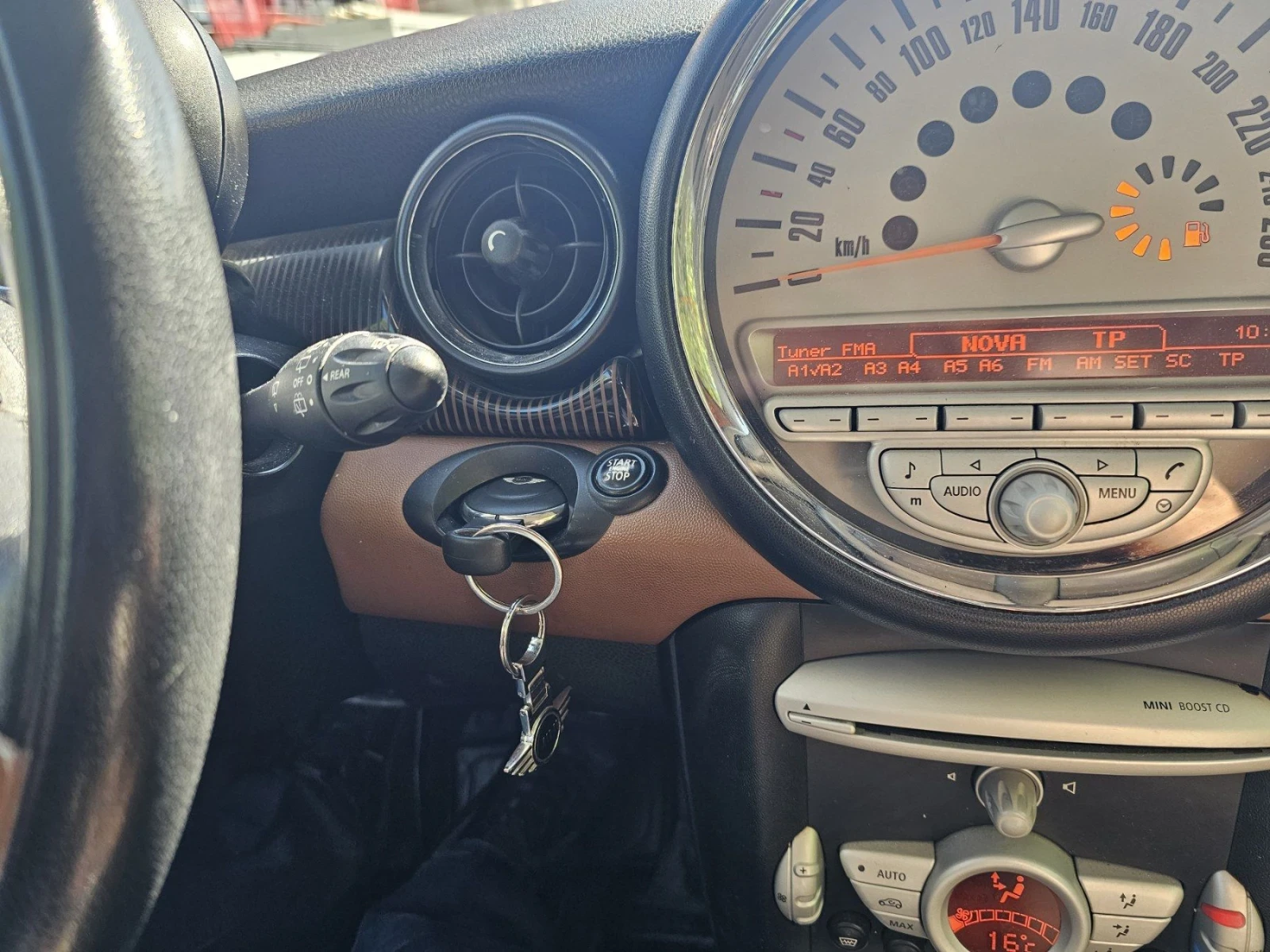 Mini Cooper Anniversary Edition , снимка 9 - Автомобили и джипове - 56086298
