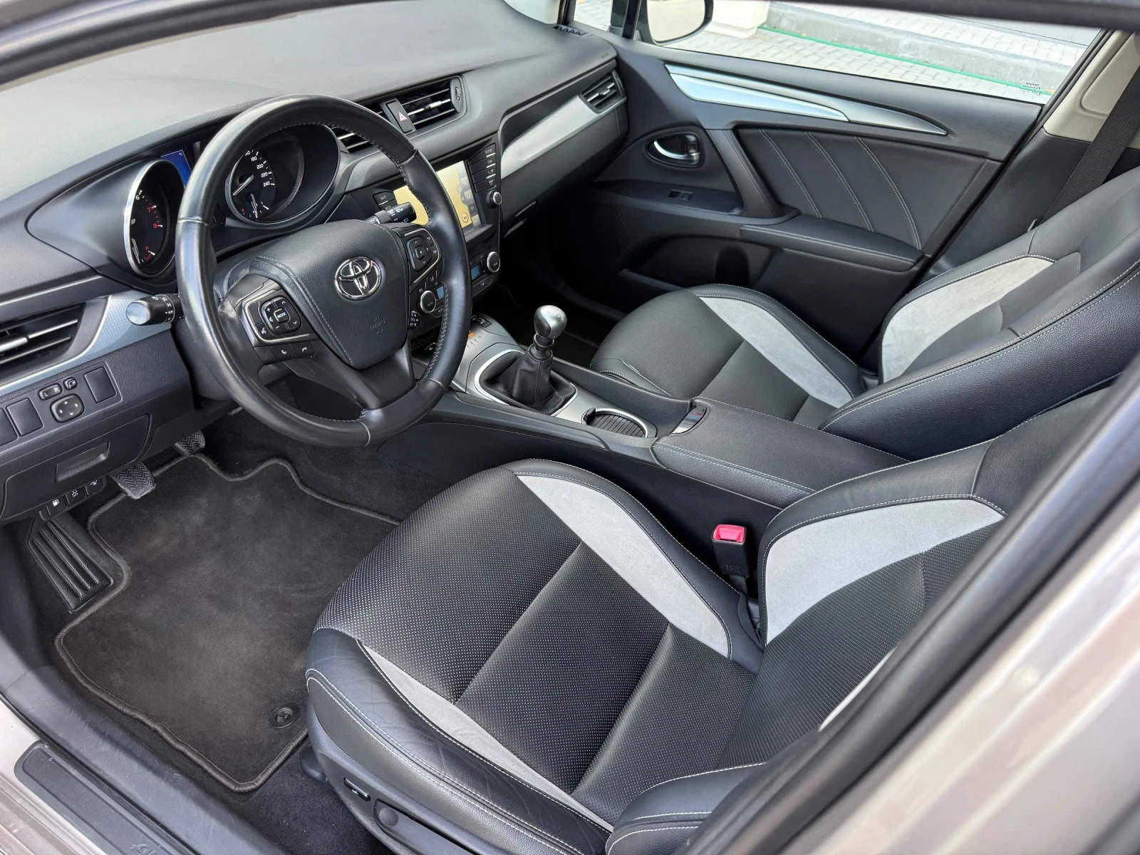 Toyota Avensis 1.8 VVT-i / EXECUTIVE / KOJA / NAVI / CAMERA / LED | Mobile.bg � ����������� 9