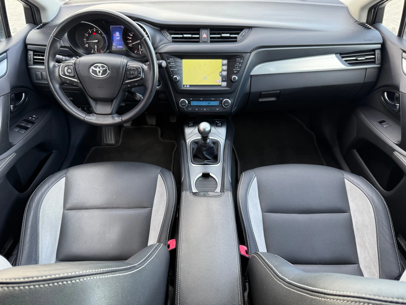 Toyota Avensis 1.8 VVT-i / EXECUTIVE / KOJA / NAVI / CAMERA / LED | Mobile.bg � ����������� 8