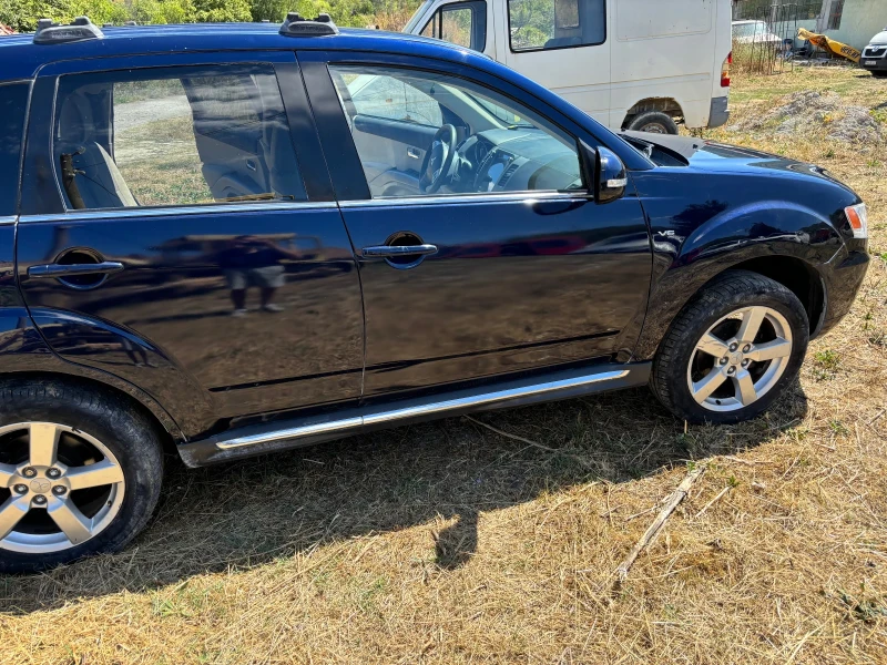 Mitsubishi Outlander 3.0 V6 GT, снимка 9 - Автомобили и джипове - 47298356