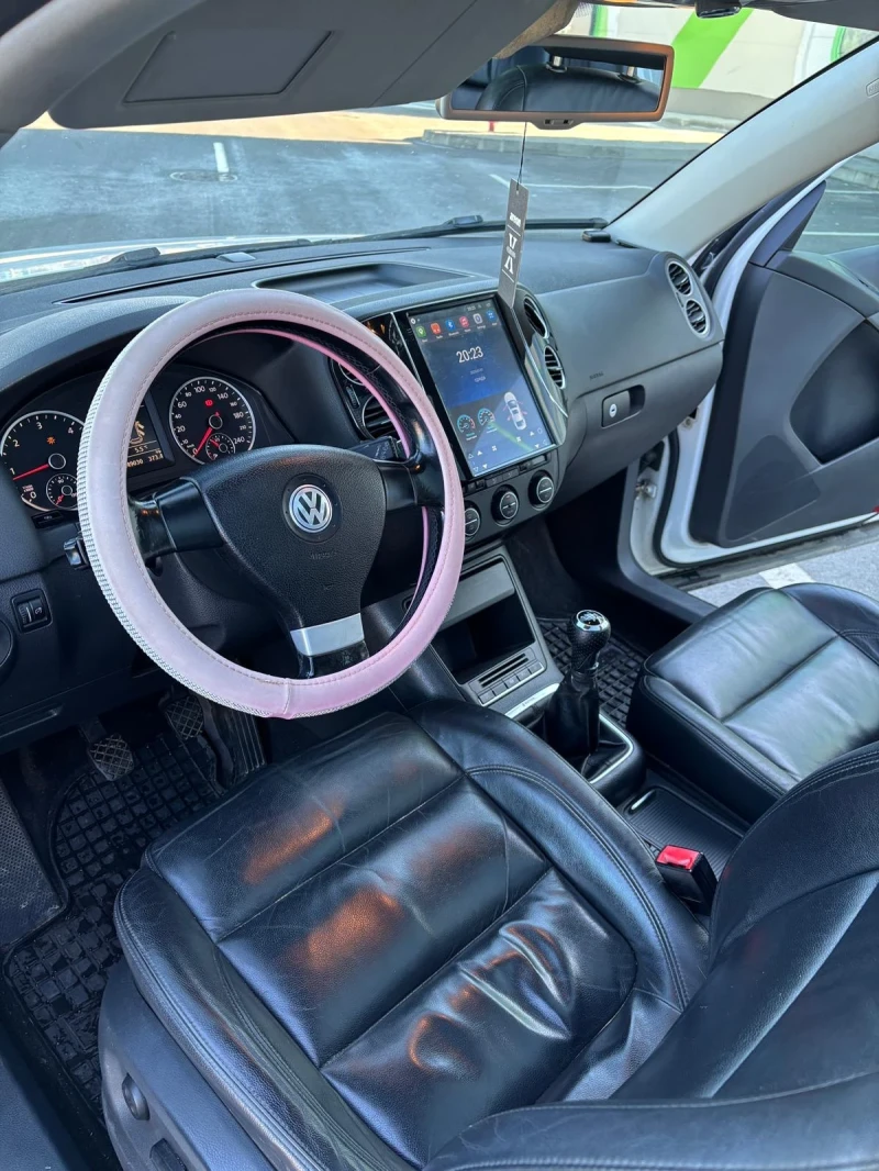 VW Tiguan, снимка 5 - Автомобили и джипове - 48537526