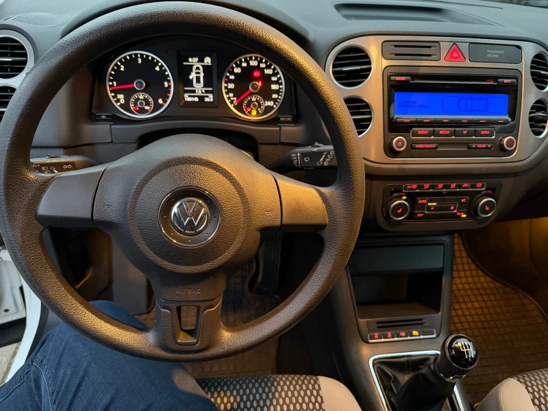 VW Tiguan 2.0 TDI 110Hp, снимка 12 - Автомобили и джипове - 52657819