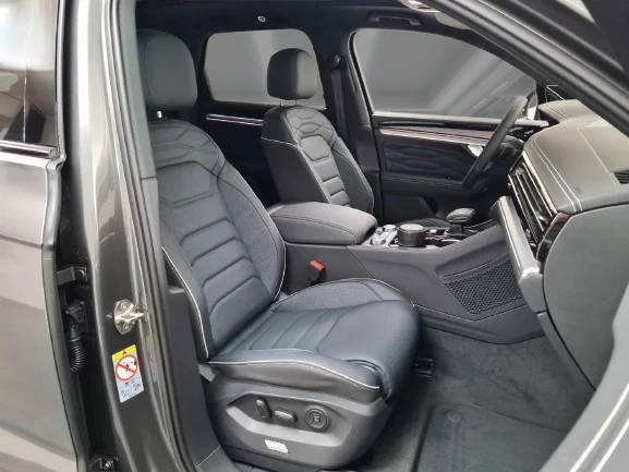 VW Touareg 3.0 TSI 4Motion = R-line = Гаранция - изображение 9