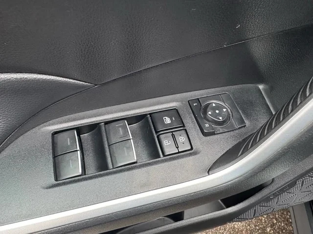 Toyota Rav4 XLE AWD* АвтоКредит* (ЦЕНА ДО БГ), снимка 9 - Автомобили и джипове - 53892475