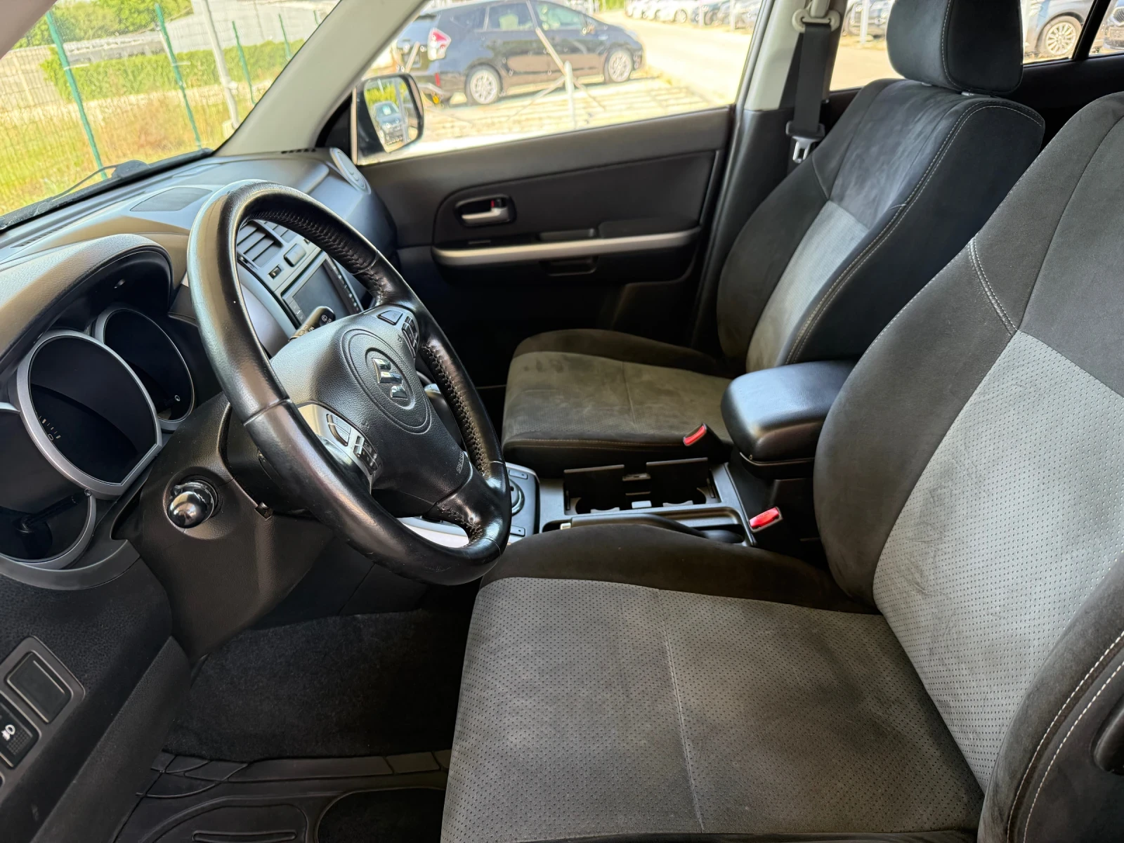 Suzuki Grand vitara 2.4i Швейцария Автомат 4х4 - изображение 8