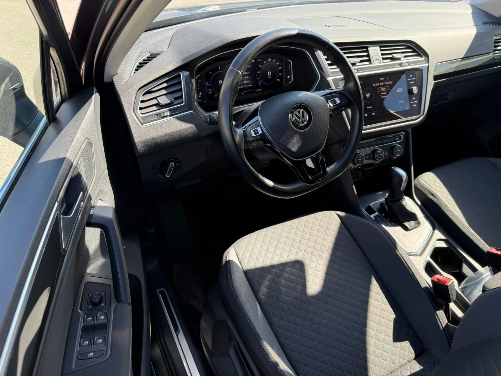 VW Tiguan R-LINE 2.0TDI VIRTUAL COCKPIT !!!!100% !!  | Mobile.bg   11