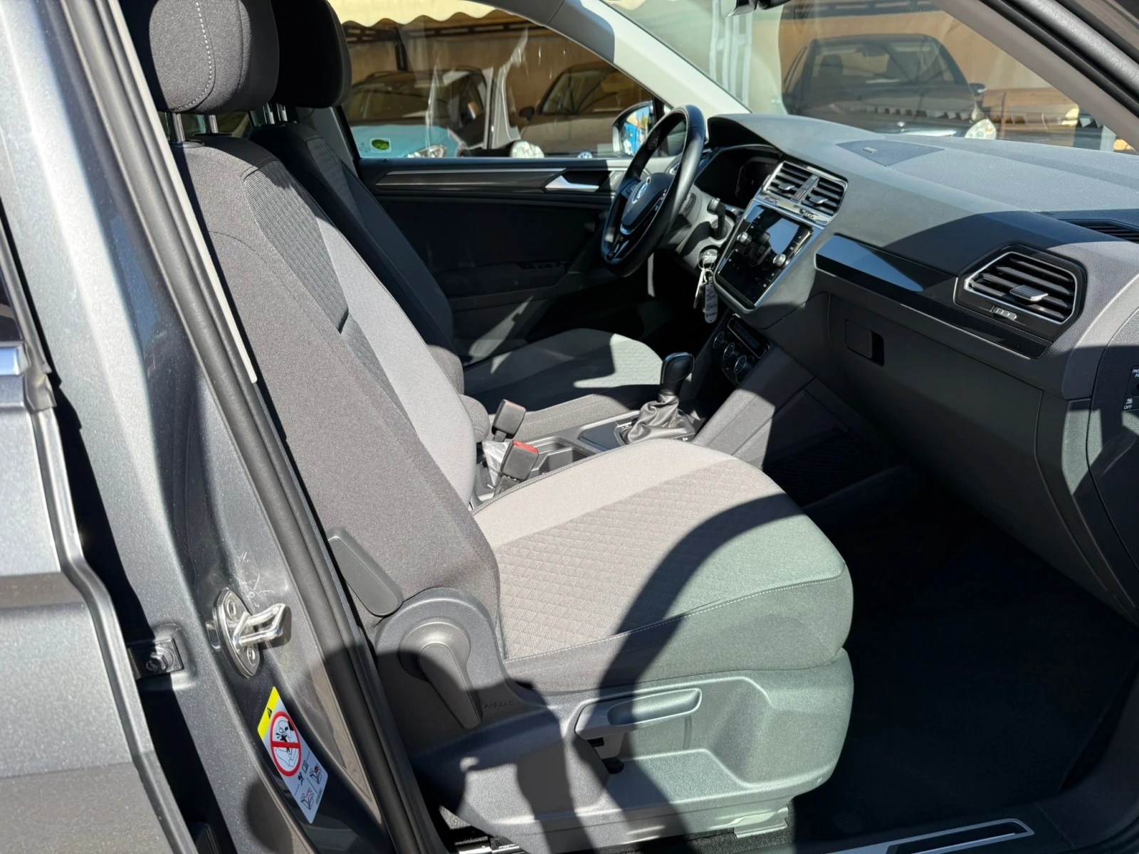 VW Tiguan R-LINE 2.0TDI VIRTUAL COCKPIT !!!!100% !!  | Mobile.bg   14