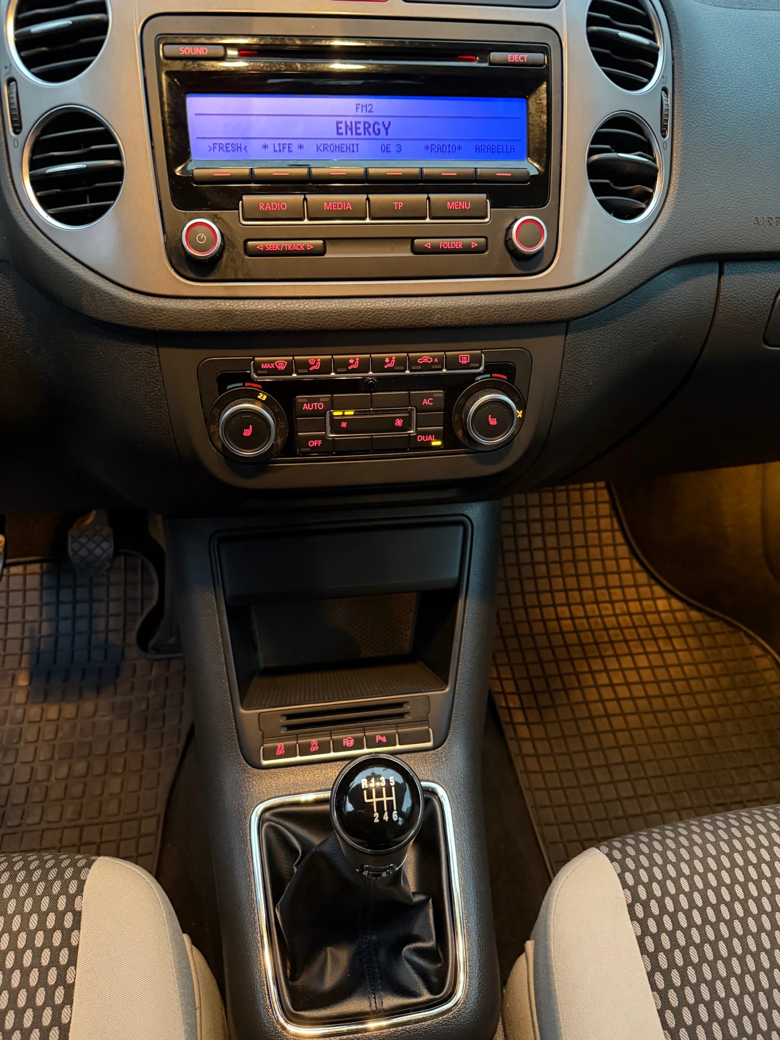 VW Tiguan 2.0 TDI 110Hp | Mobile.bg   14