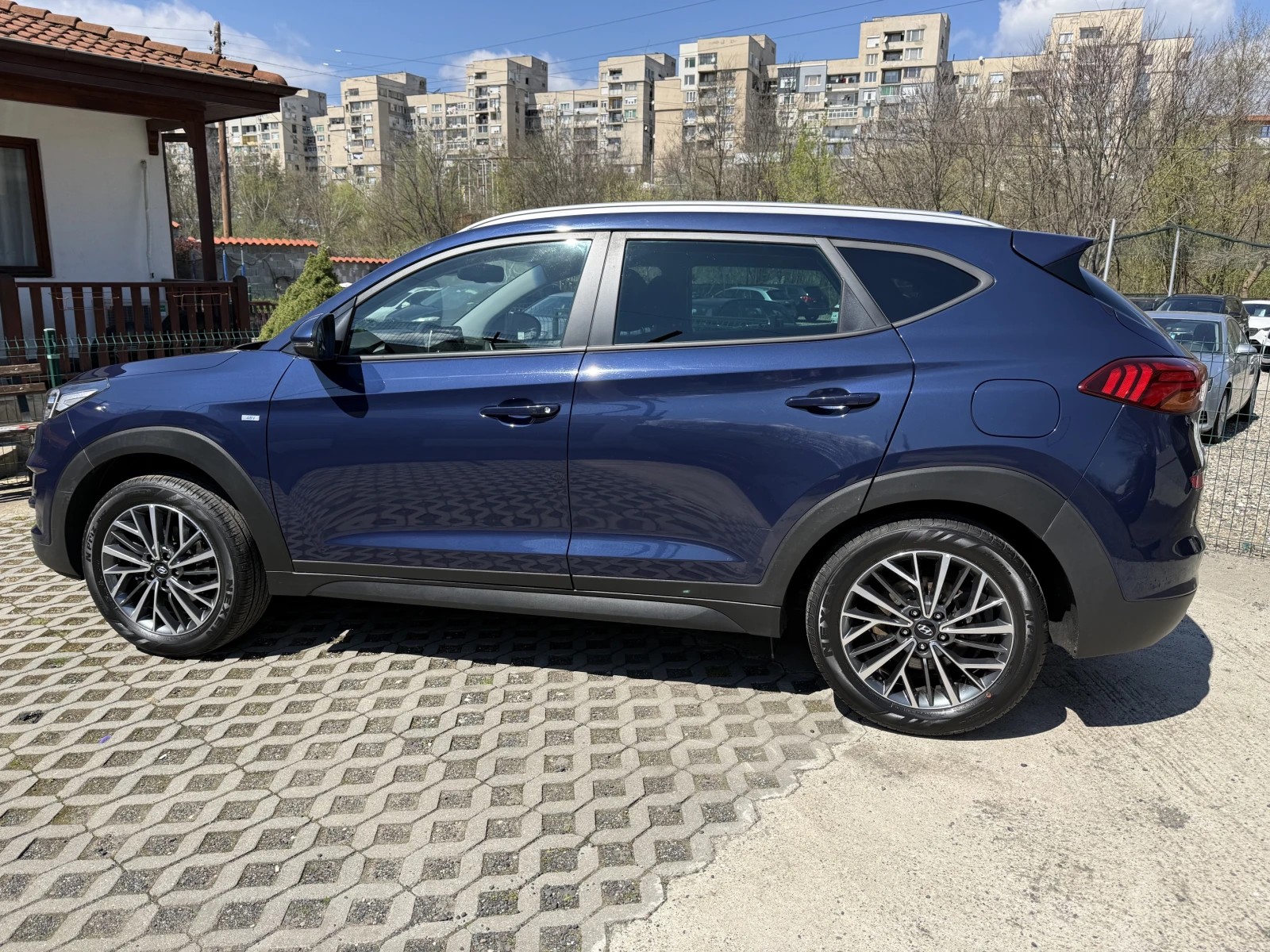 Hyundai Tucson 1.6CRDI HYBRID, снимка 7 - Автомобили и джипове - 54156895