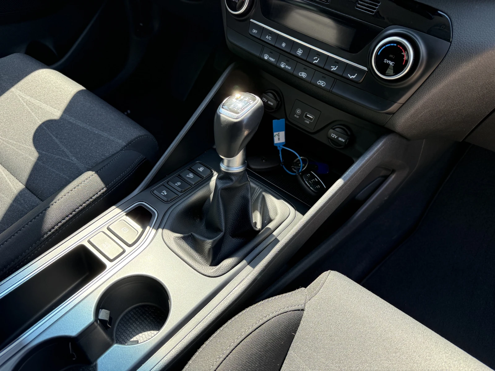 Hyundai Tucson 1.6CRDI HYBRID, снимка 11 - Автомобили и джипове - 54156895