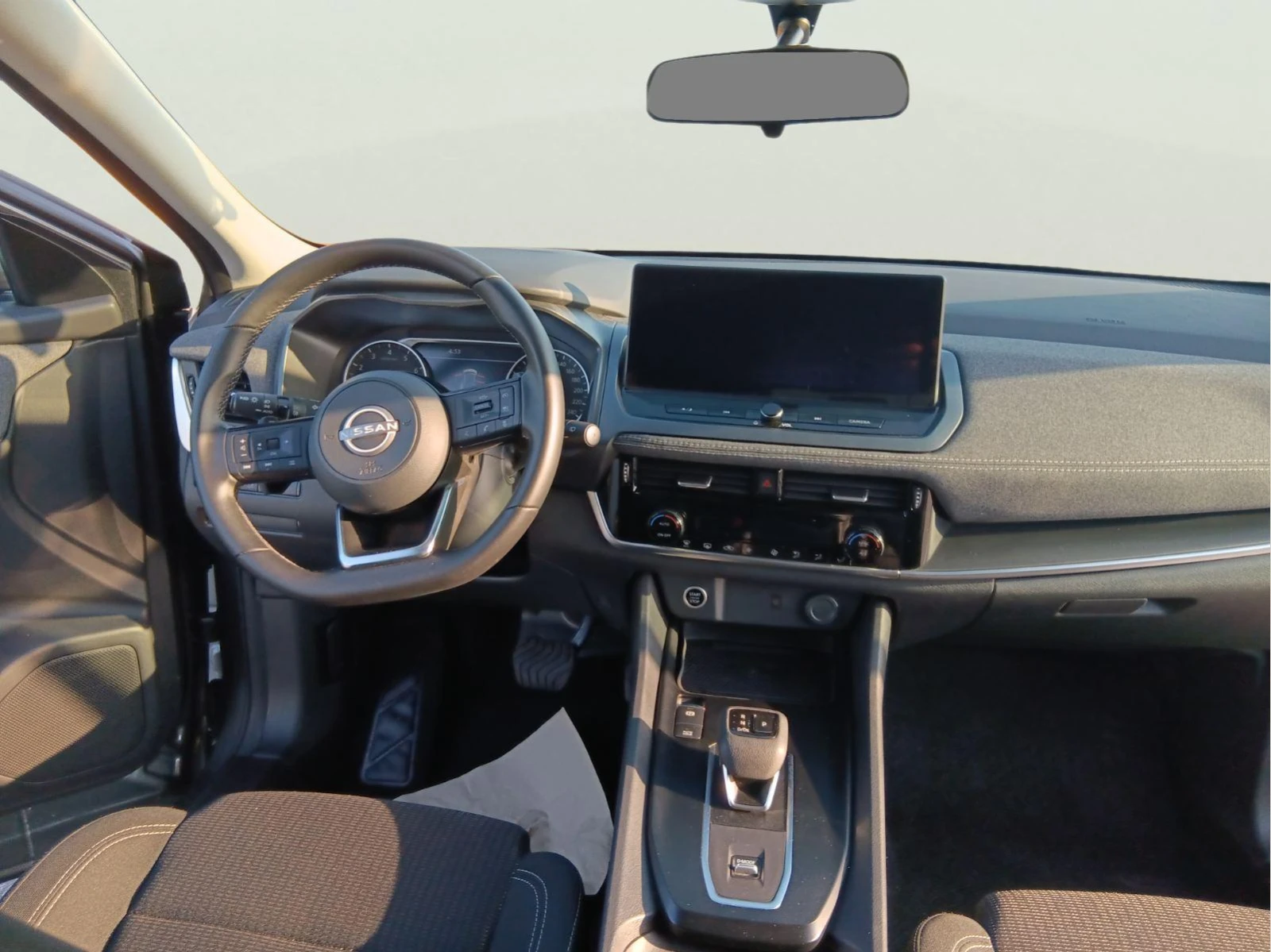 Nissan Qashqai 1.3, снимка 11 - Автомобили и джипове - 54209438